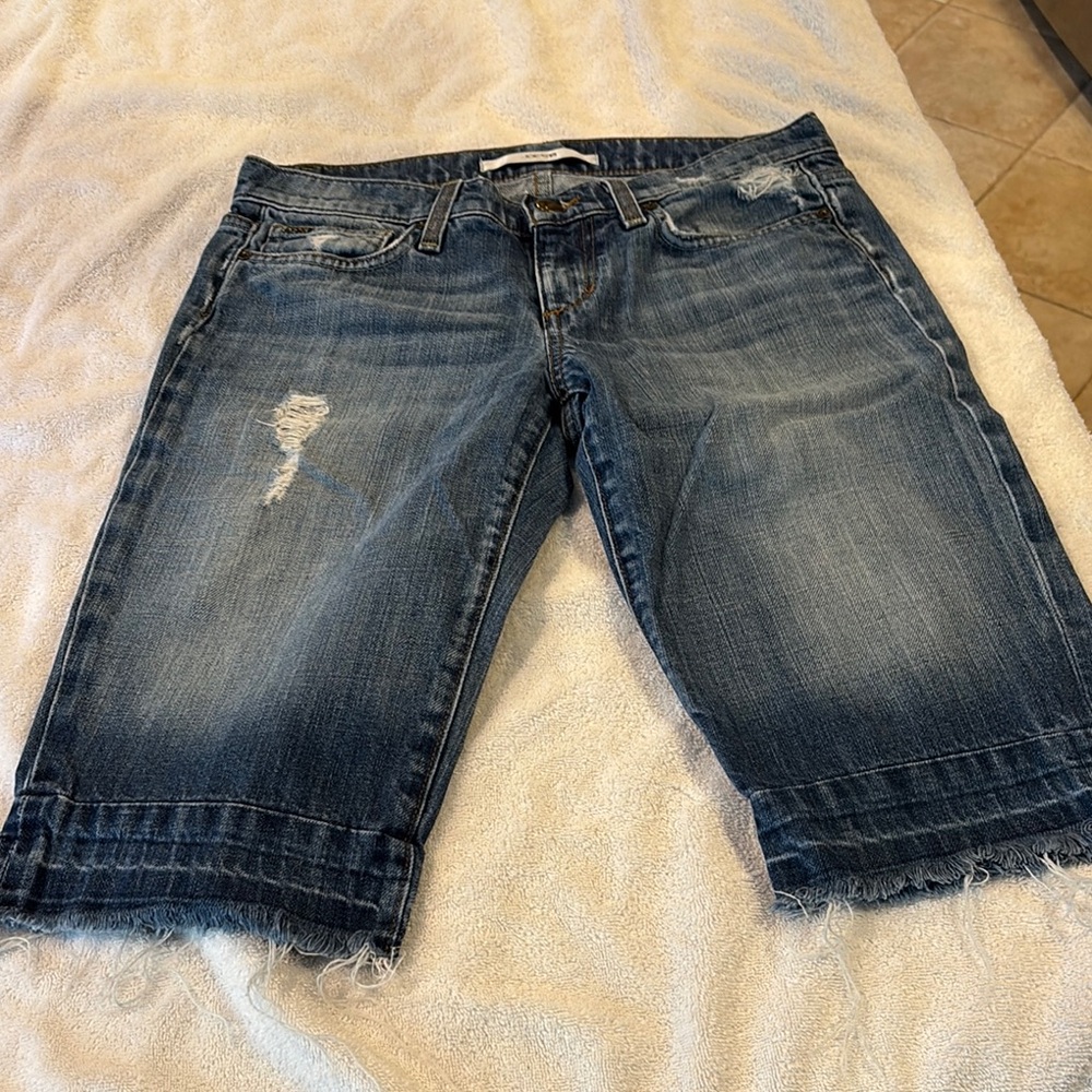 Casual Distressed Denim Capris
